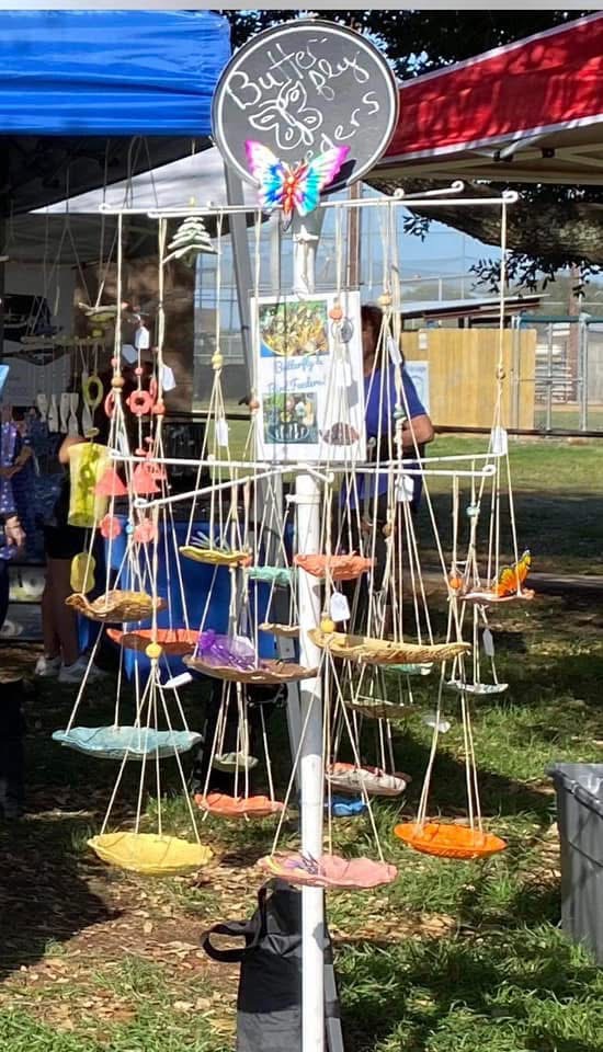 Handmade feeder display